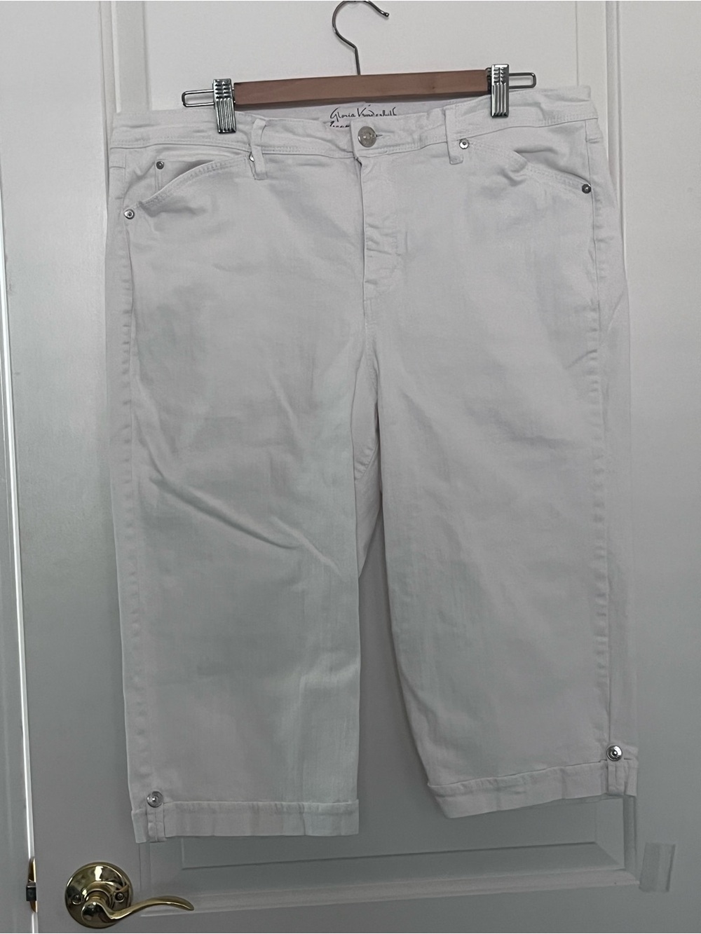 Gloria Vanderbilt Slimming Effect White Denim Jean Capri Pants size 16